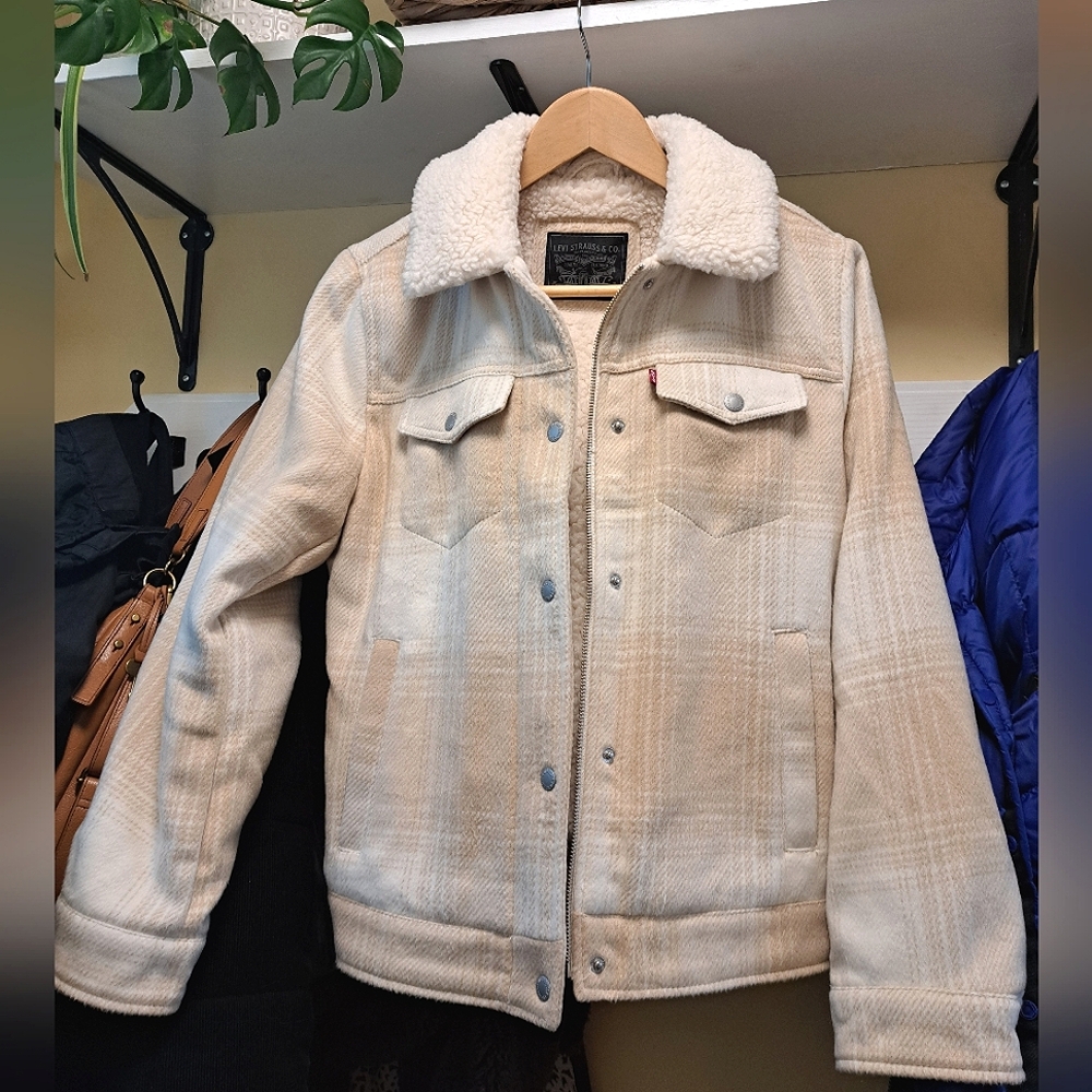 Levis Sherpa Trucker Jacket
